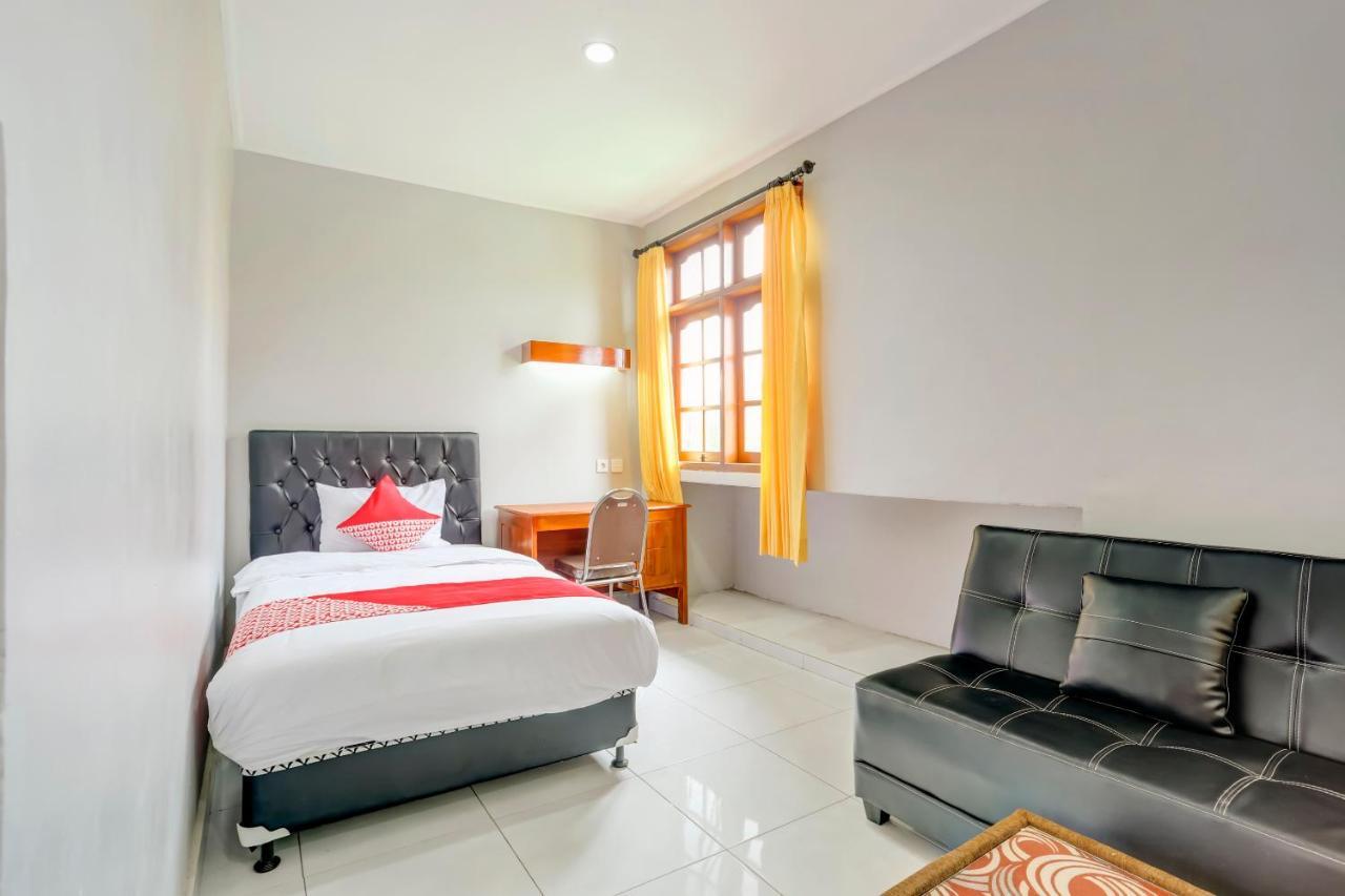 Oyo 90089 Hotel Satria Syariah Ντενπασάρ Εξωτερικό φωτογραφία